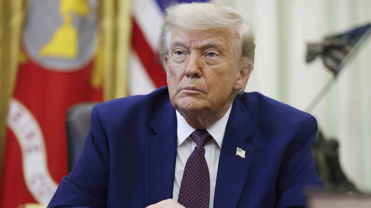 Trump suspende los ataques contra Irán tras aprobar los «puntos finales» del acuerdo, mientras Teherán lo desmiente