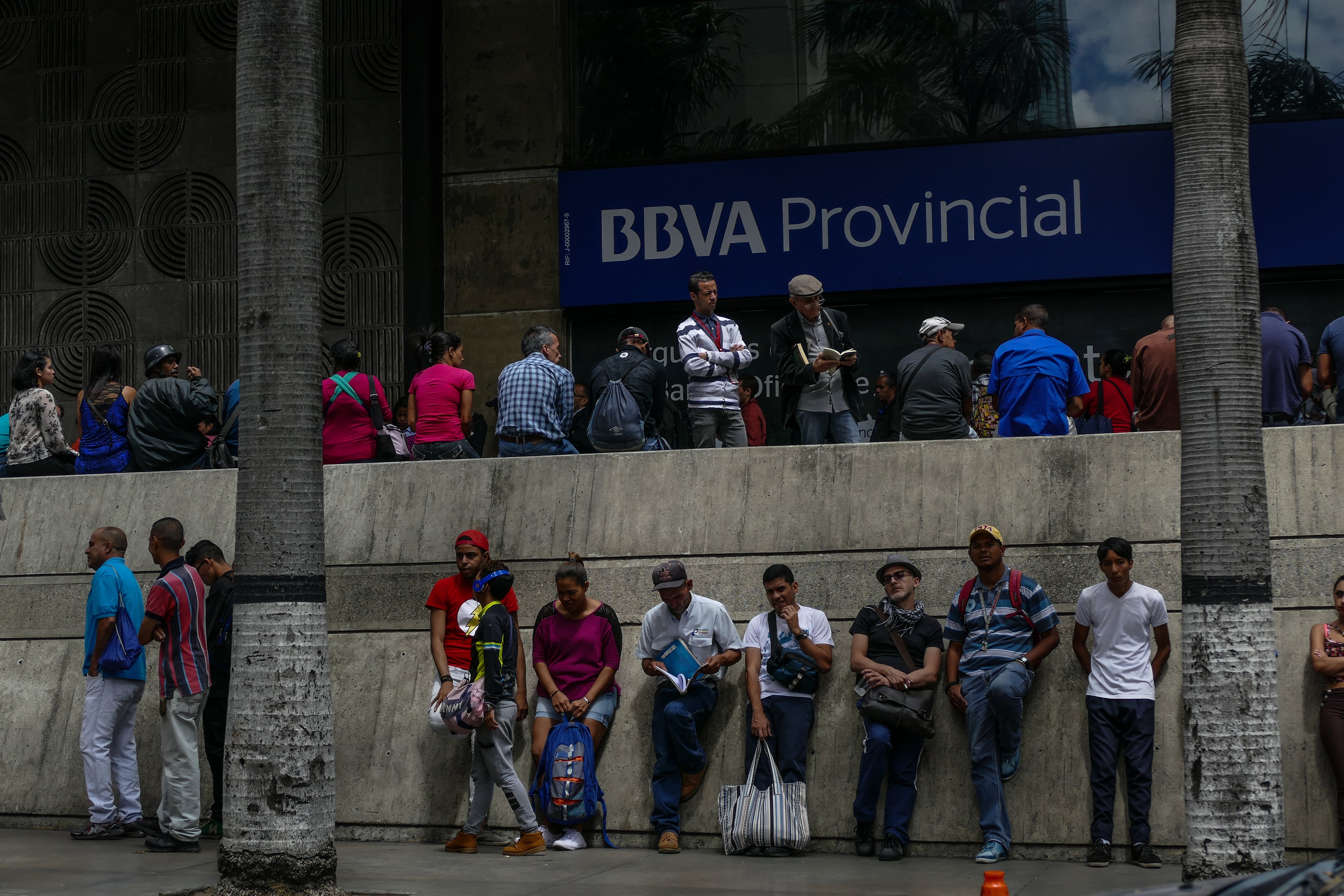 Las grandes empresas españolas en Venezuela evalúan daños moderados tras los terremotos