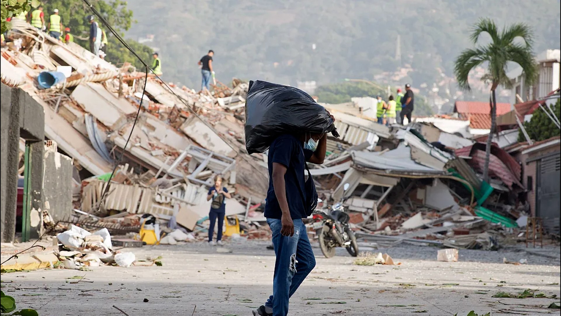 Venezuela sufre una ola de robos y saqueos tras los devastadores terremotos de San Juan