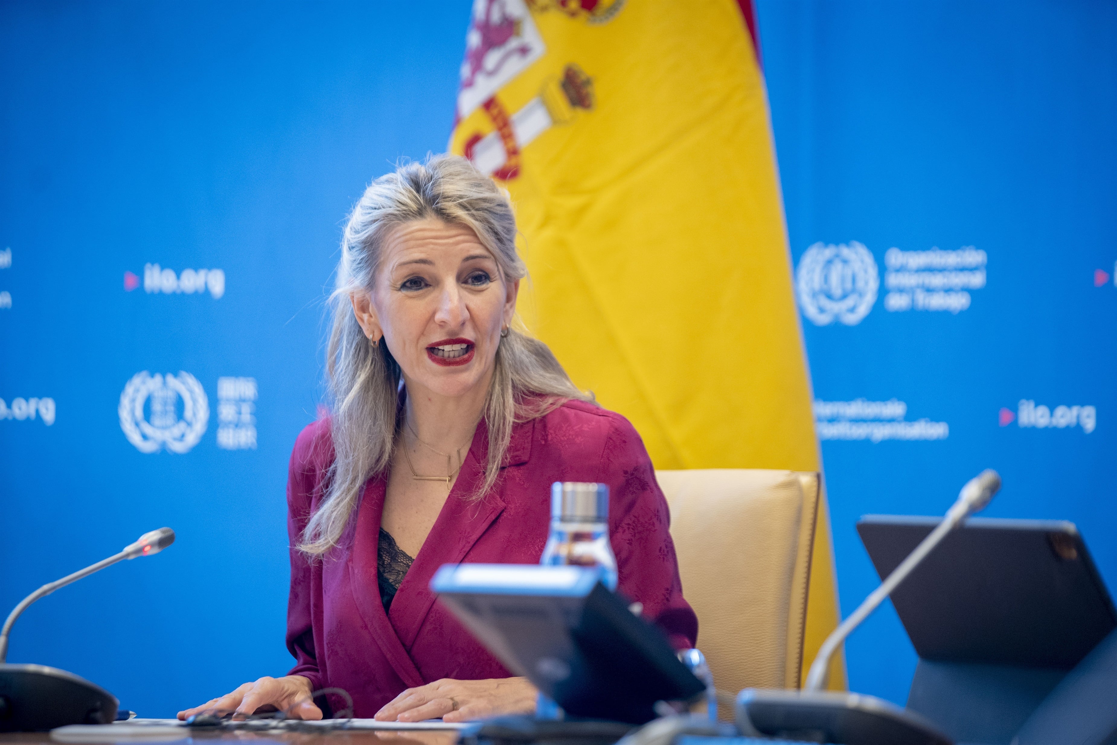 Yolanda Díaz propone una carta de derechos laborales mínimos para todos los países si lidera la OIT