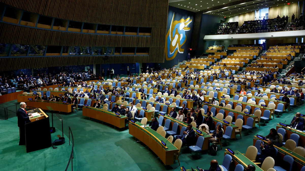 Netanyahu es recibido con abucheos en la Asamblea General de la ONU y acusa de «cobardes morales» a quienes abandonan el plenario