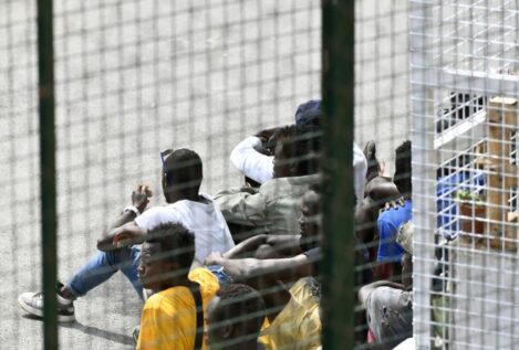 Tres marroquíes detenidos por intentar secuestrar a dos menores en la playa del Trampolín de Ceuta