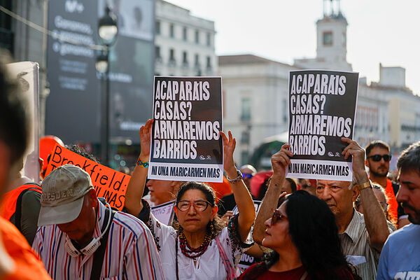 Miles de personas se manifiestan en Madrid contra los desahucios bajo el lema «Ni una Maricarmen más»