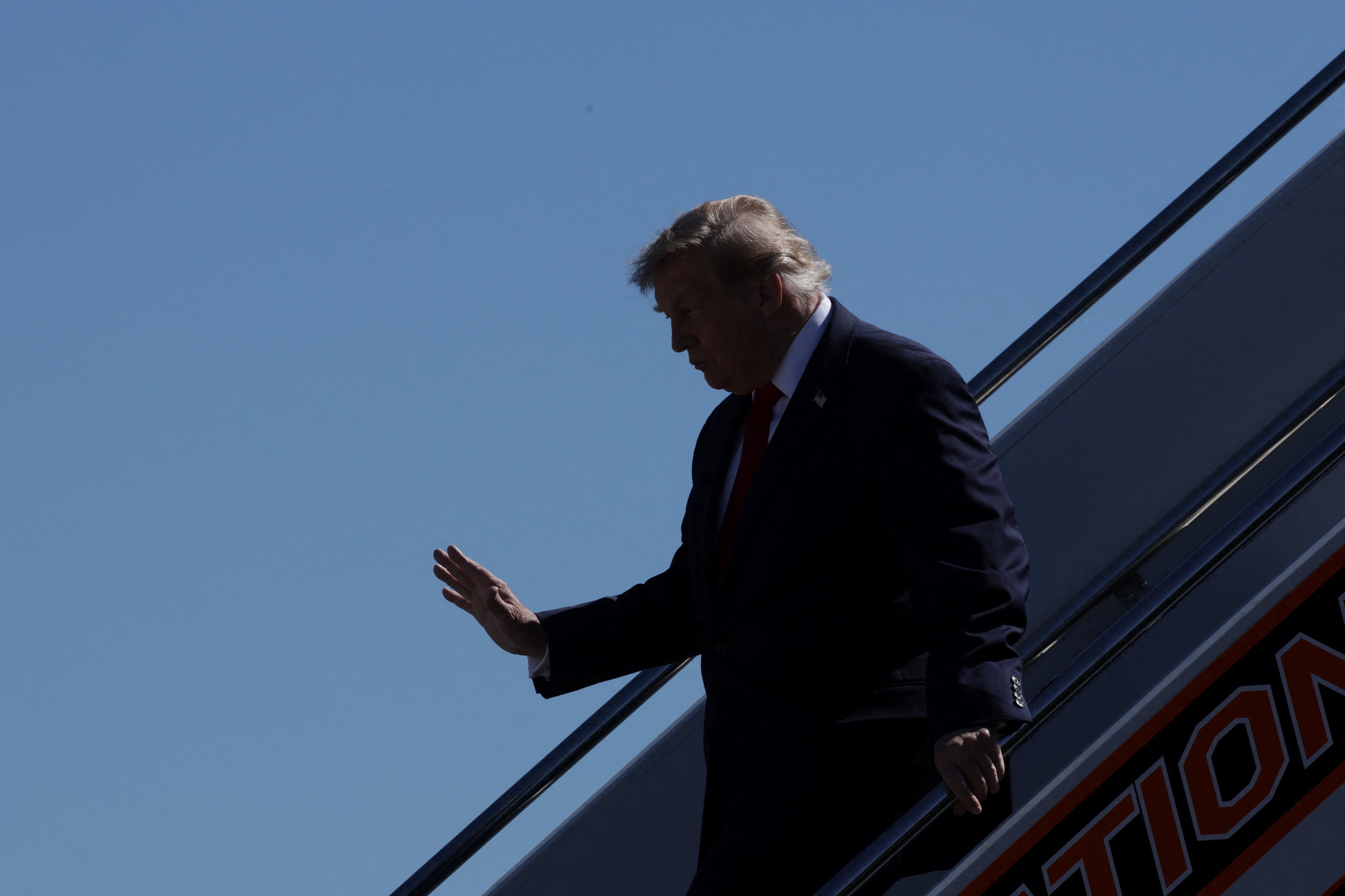 Trump rechaza el plan iraniano de siete días para reabrir el estrecho de Ormuz
